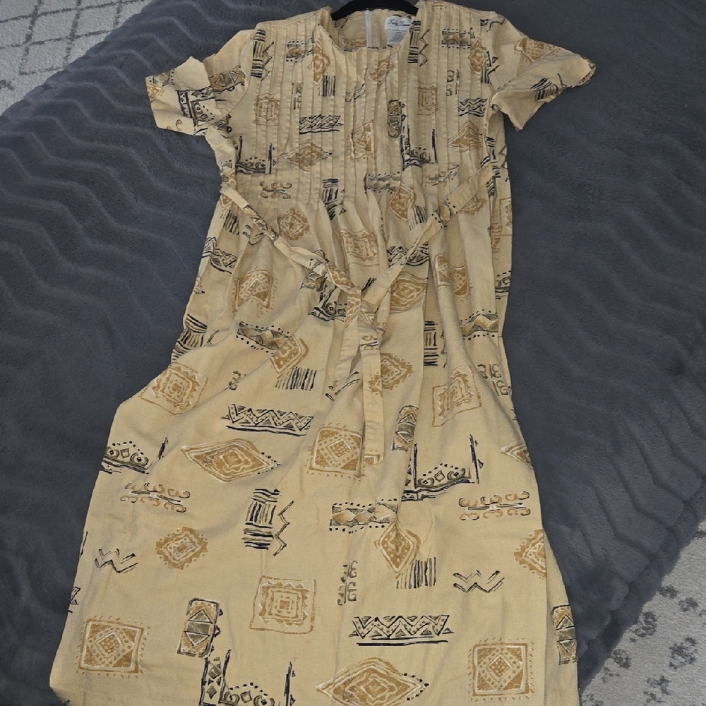 Chic Beige Patterned Midi Dress - image 1